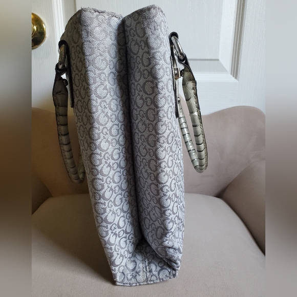 Vintage Guess Tansy Silver Rhinestone Signature Handbag - Picture 3 of 16